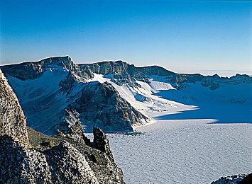 《超级动物大逃杀》玩家数突破800万 第五赛季现已开启